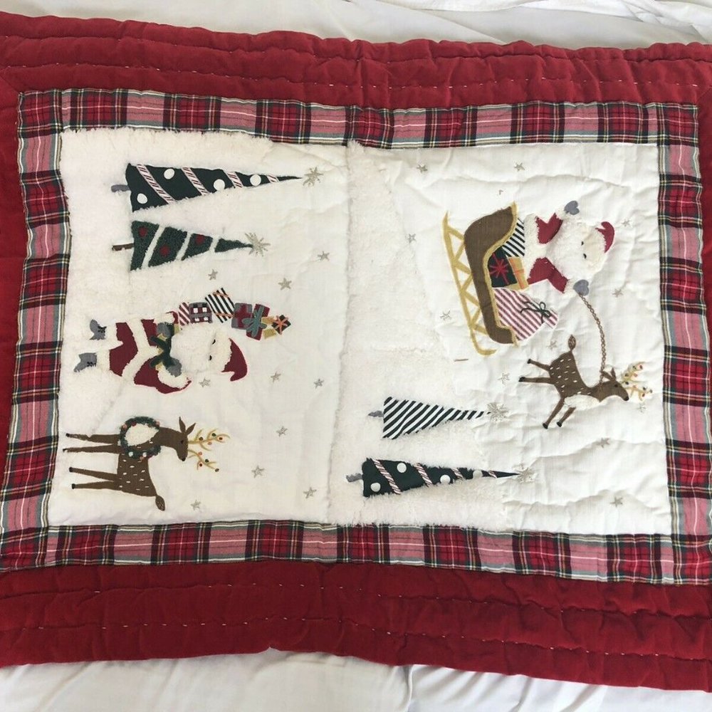 PBK Holiday Merry Santa Toddler Quilt NLA NWT